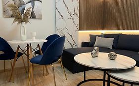 Oasis Apartment 3 By Gg